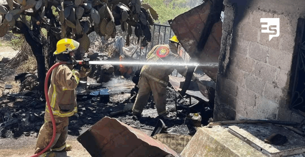 Consume vivienda feroz incendio en Tepeji del Río