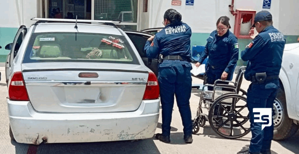 MOSTRAR A AGENTESD DE SEGURIDD PÚBLICA LLEVANDO A UNA MUJER DE PARTO AL HOSPITAL