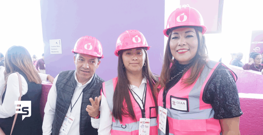Cascos Rosas: empoderamiento a operadoras de organismos de agua y en obras públicas