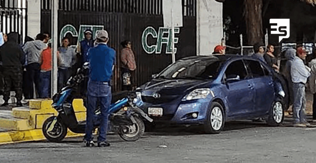 Culpan a CFE por robo en escuela secundaria y se manifiestan en reclamo
