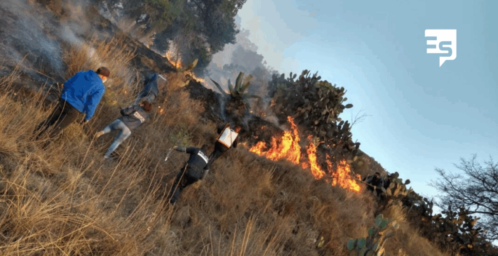 Incendio arrasa con parte del cerro del Chulco