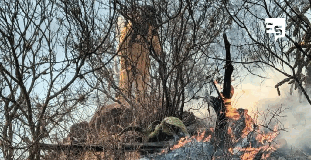 Intenso incendio forestal provoca movilización de brigadas