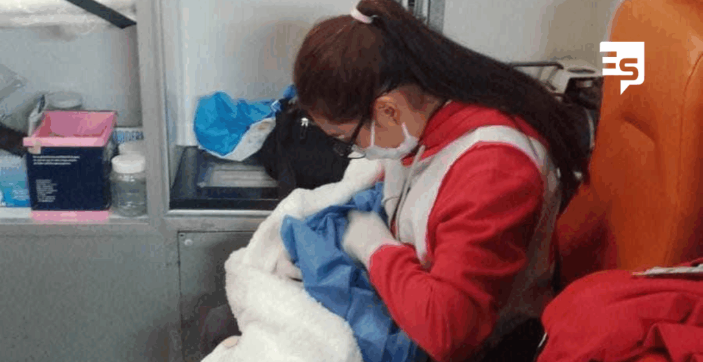 Nacimiento inapropiado en Plaza Bella, de inmediato fue atendido por Cruz Roja