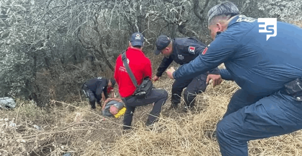 mostrar el esfuerzo para salvarle lavida a un hombreque cayó a un barranco