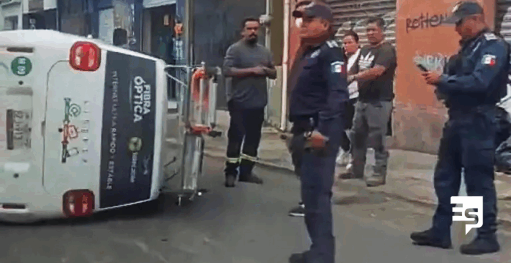ALERTARON SOBRE UNA VOLCADURA EN CONCURRIDA CALLE DE LA COLONIA MORELOS
