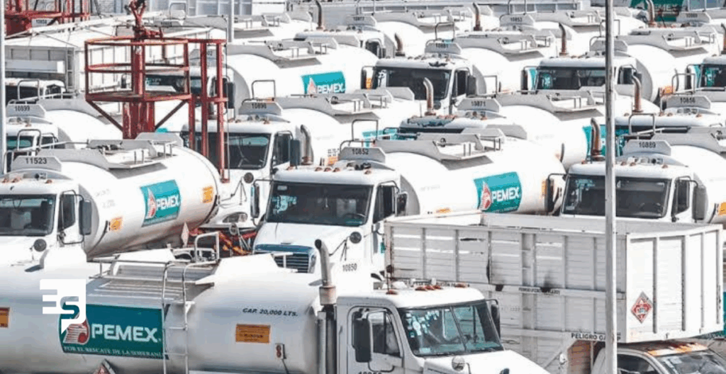 Paro de piperos provoca desabasto de gasolina por adeudos de Pemex