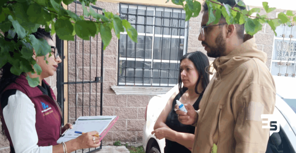 persoanl de salud levanta censo de damnificados y brinda apoyo