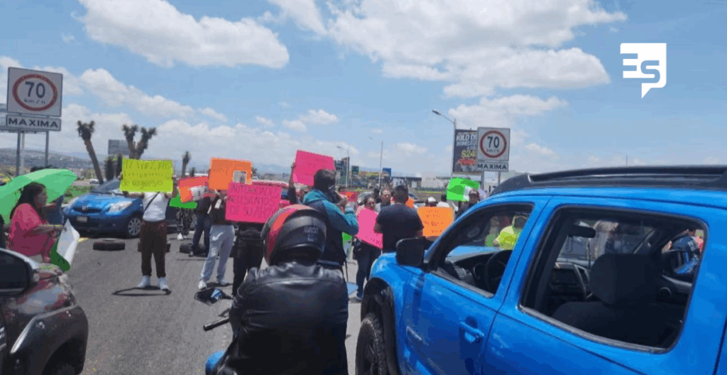Bloquearon carretera por desaparición de Abril; los replegó la Policía para reanudar el tráfico