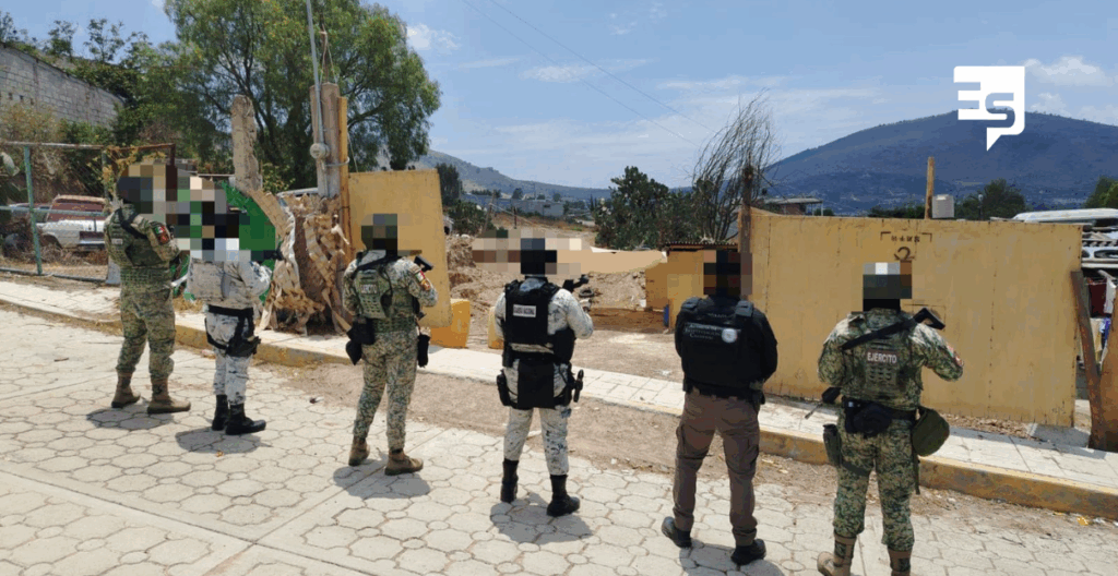 En cateo FGR asegura 2,500 litros de hidrocarburo robado a Pemex