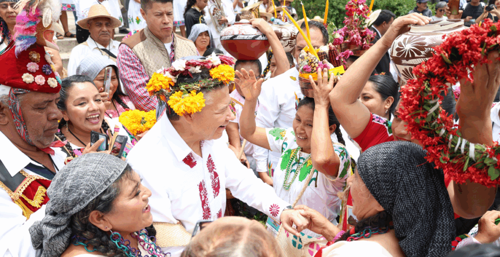 La brillante cultura y tradiciones de Hidalgo deslumbró en Los Pinos