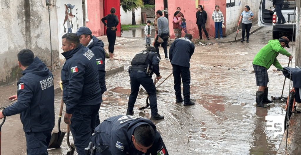 en apoto a la poblñación afectada por las lluvias