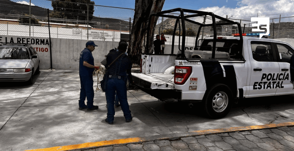 POLICIAS RESCATARON A UN PROBABLE DELINCUENTE DE SER GOLPEADO EN AZOYATLA