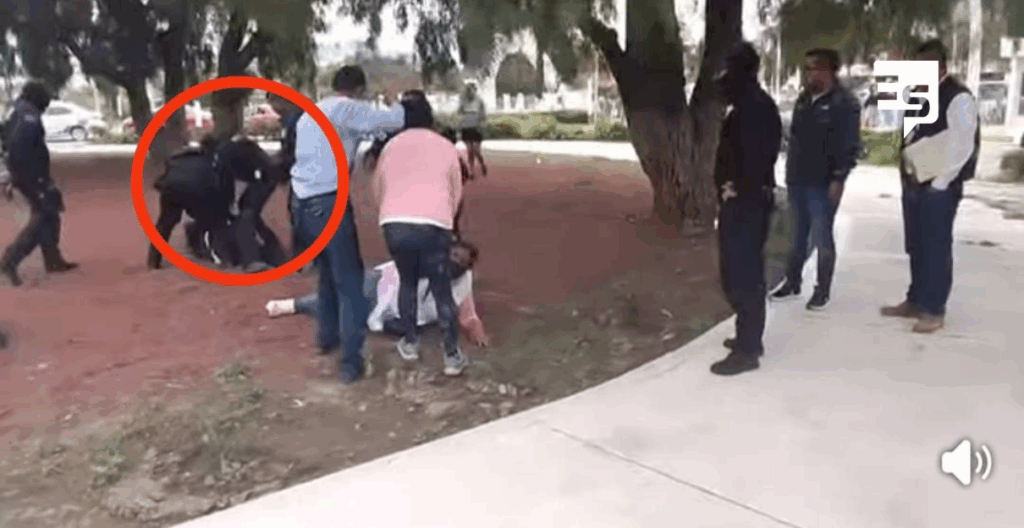 Comerciantes acusan abuso policial para desalojarlos